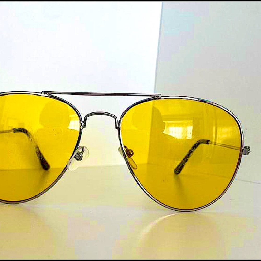 Levi’s Yellow Tint Mens Sunglasses